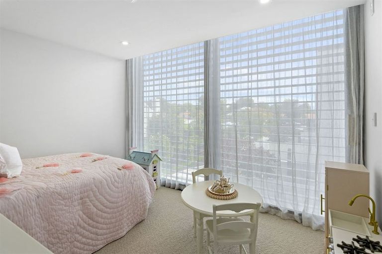 Photo of property in 140 Glandovey Road, Strowan, Christchurch, 8052