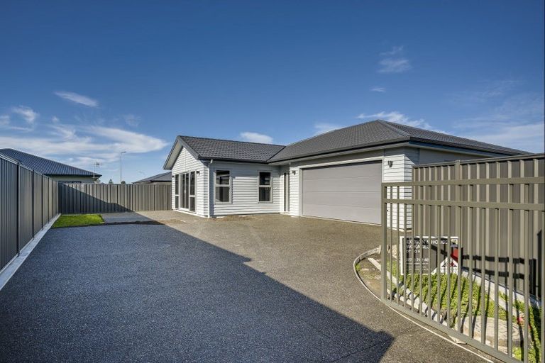 Photo of property in 94 Eriksen Road, Te Awa, Napier, 4110