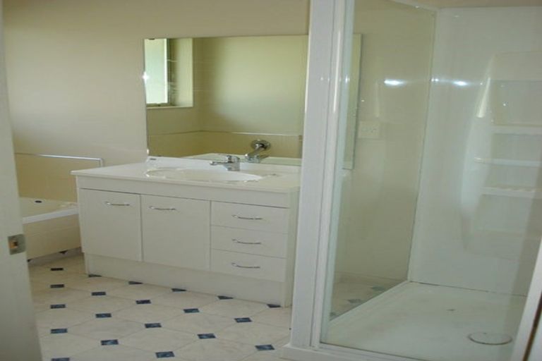 Photo of property in 42a Queenwood Road, Levin, 5510