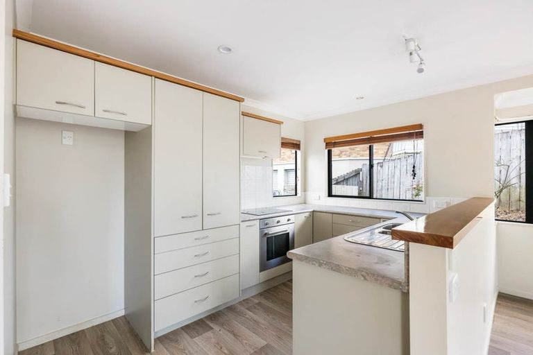 Photo of property in 8a Stembridge Avenue, Pukekohe, 2120