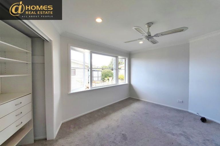 Photo of property in 35 Schnapper Rock Road, Greenhithe, Auckland, 0632