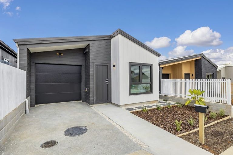 Photo of property in 3 Taukahiwi Road, Pukekohe, 2120