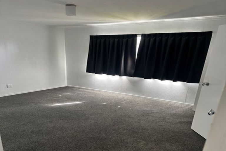 Photo of property in 24 Garton Drive, Massey, Auckland, 0614