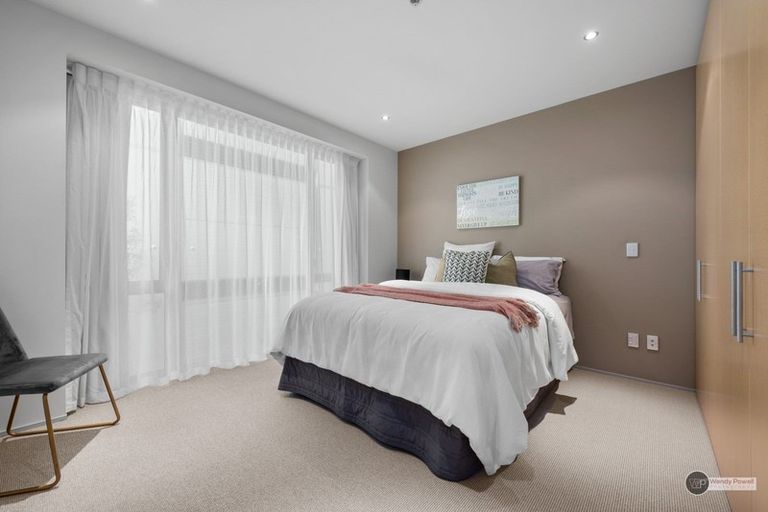 Photo of property in Sanctum Apartment, 10 Ebor Street, Te Aro, Wellington, 6011