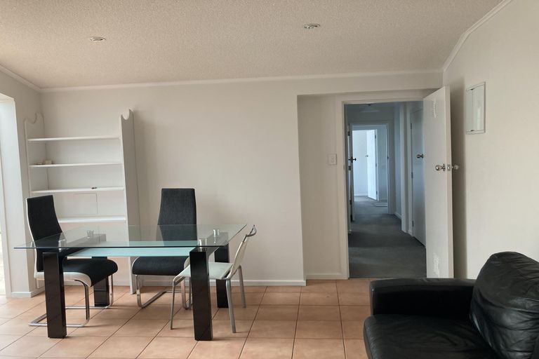 Photo of property in 16 Ruakiwi Road, Hamilton Lake, Hamilton, 3204