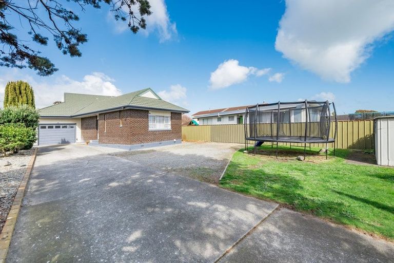 Photo of property in 50 Walton Road, Paraparaumu Beach, Paraparaumu, 5032