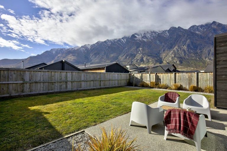 Photo of property in 14 Ward Street, Jacks Point, Queenstown, 9371