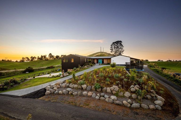 Photo of property in 527 Frankley Road, Hurworth, New Plymouth, 4371