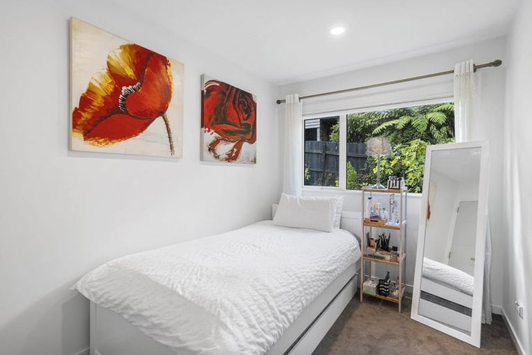 Photo of property in 12 Marae Road, Greenhithe, Auckland, 0632