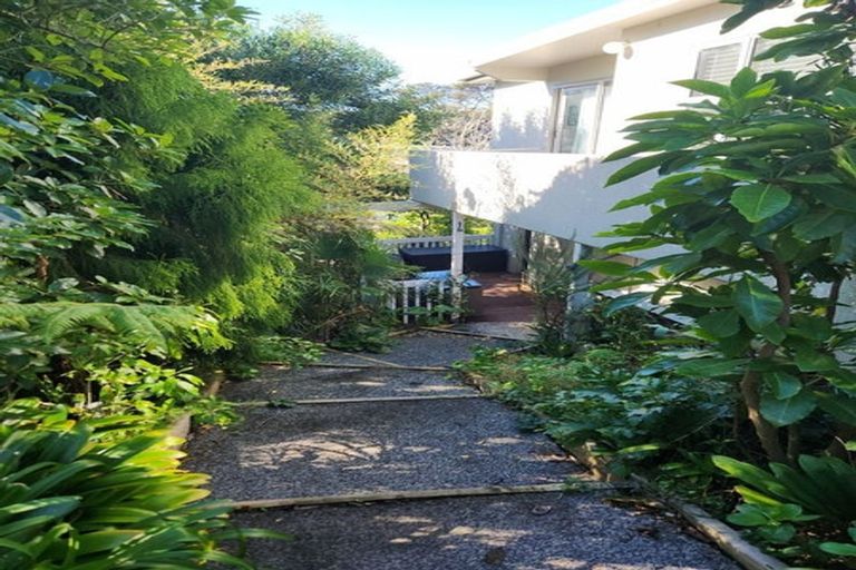 Photo of property in 14/18 Parr Terrace, Castor Bay, Auckland, 0620