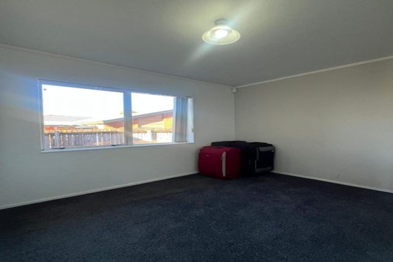 Photo of property in 1/3 Eulogy Place, Randwick Park, Auckland, 2105