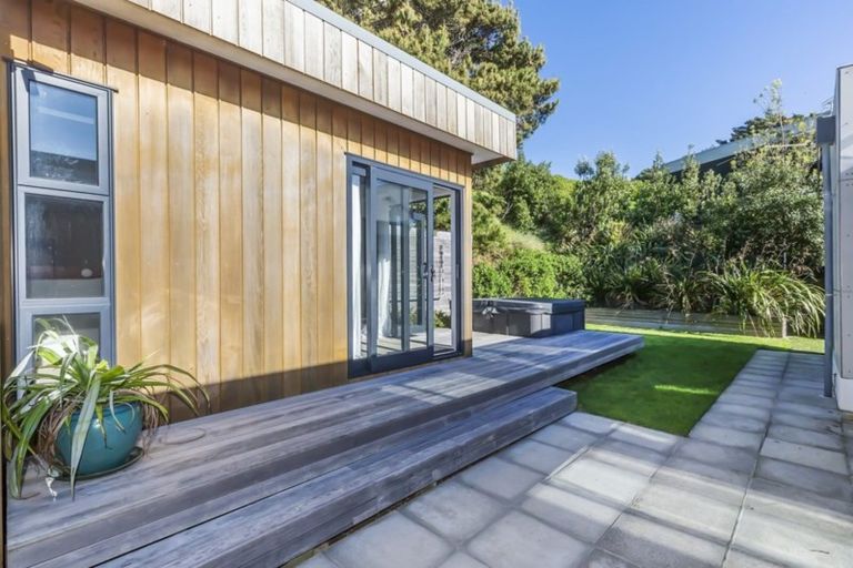 Photo of property in 80 Burnham Street, Seatoun, Wellington, 6022