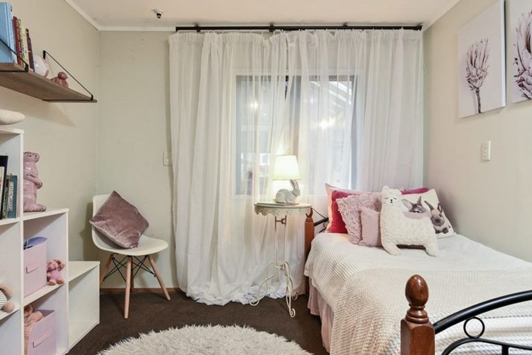 Photo of property in 34 Seacliffe Road, Hillsborough, Auckland, 1042