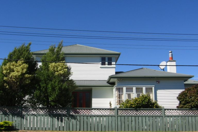 Photo of property in 15 Nicholson Road, Khandallah, Wellington, 6035