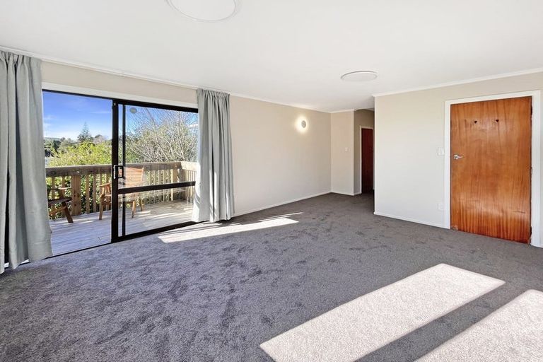 Photo of property in 1/77 Stanley Road, Glenfield, Auckland, 0629