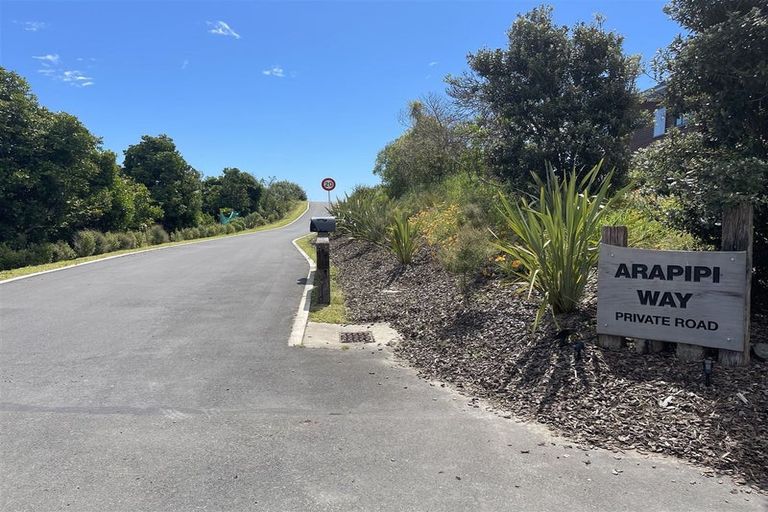 Photo of property in 8 Arapipi Way, Peka Peka, Waikanae, 5391