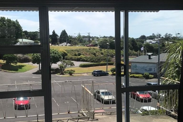 Photo of property in 5/54 Sale Street, Cockle Bay, Auckland, 2014
