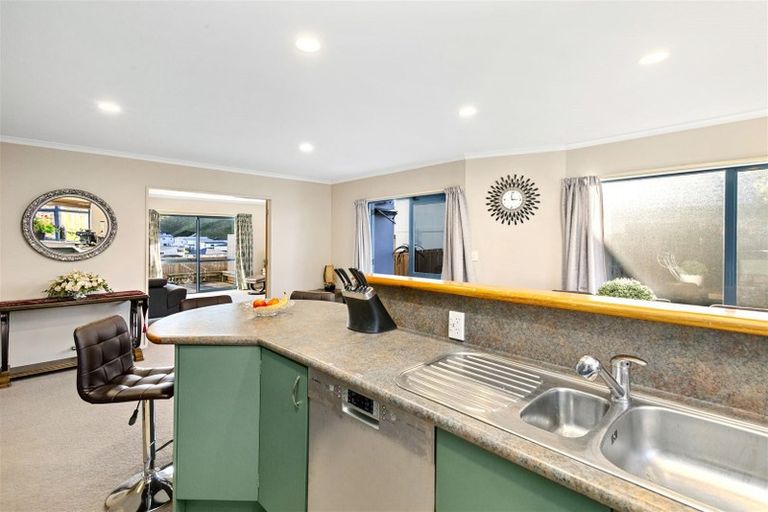Photo of property in 13 Nether Green Crescent, Johnsonville, Wellington, 6037