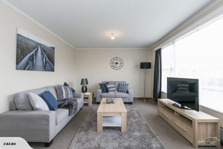 Photo of property in 2/502 Saint Aubyn, Hastings, 4122