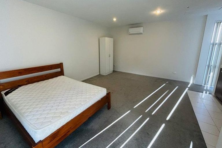 Photo of property in 18 Windfola Parkway, Takanini, 2112