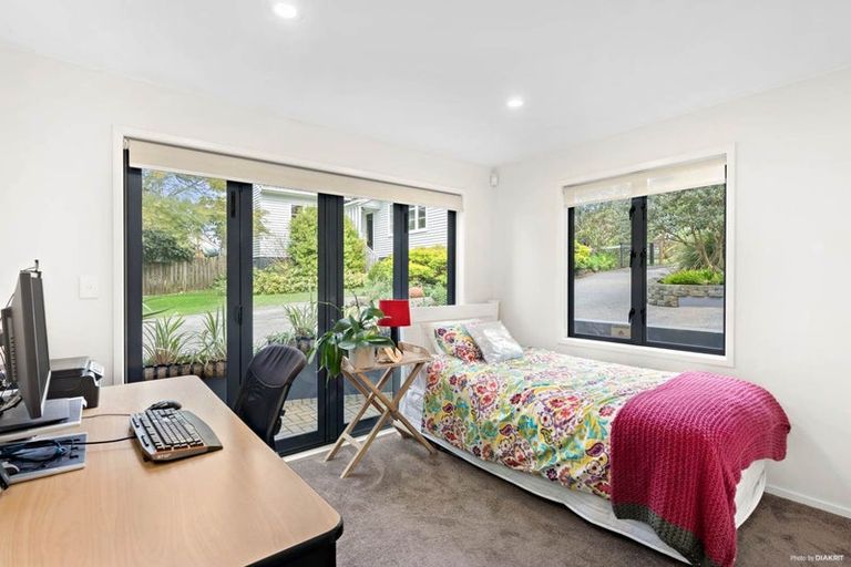 Photo of property in 76a Walmer Road, Point Chevalier, Auckland, 1022