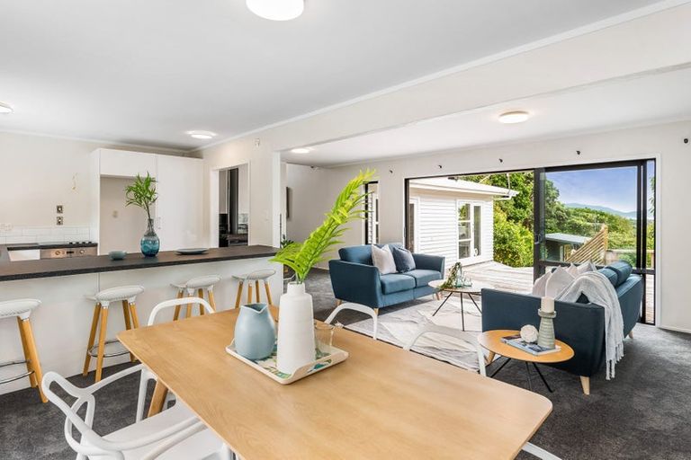 Photo of property in 50 Winara Avenue, Waikanae, 5036