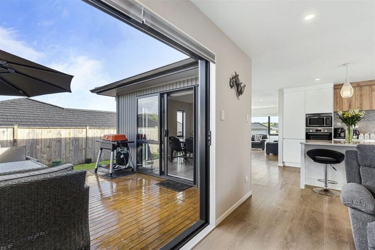 Photo of property in 39 Symes Drive, Red Beach, 0932