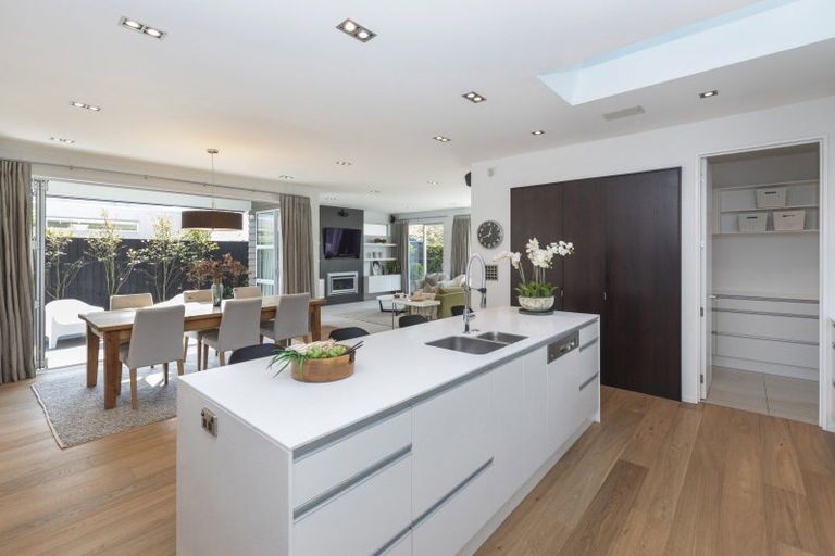 Photo of property in 26 Hartley Avenue, Strowan, Christchurch, 8052