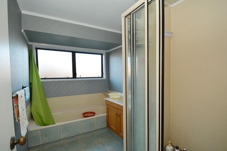 Photo of property in 1/25 Millhouse Drive, Northpark, Auckland, 2013