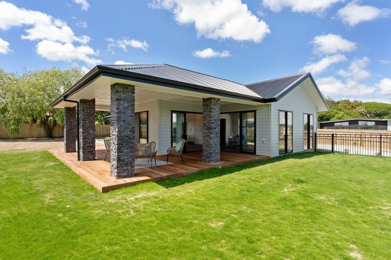 Photo of property in 21 Tararua Crescent, Otaki, 5512