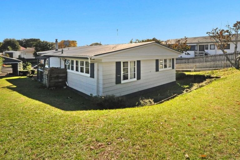 Photo of property in 55 Riverside Drive, Waiuku, 2123
