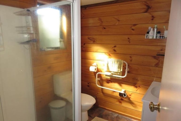 Photo of property in 4 Chastudon Place, Tawa, Wellington, 5028