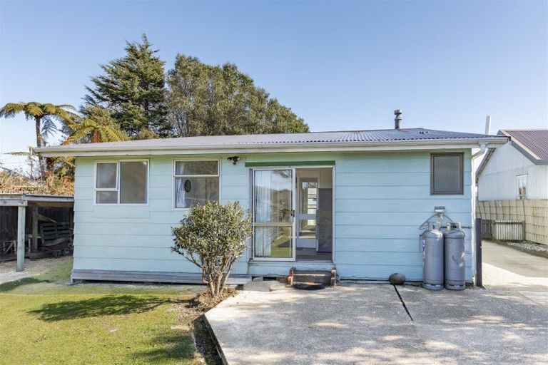 Photo of property in 59 Romilly Street, Westport, 7825