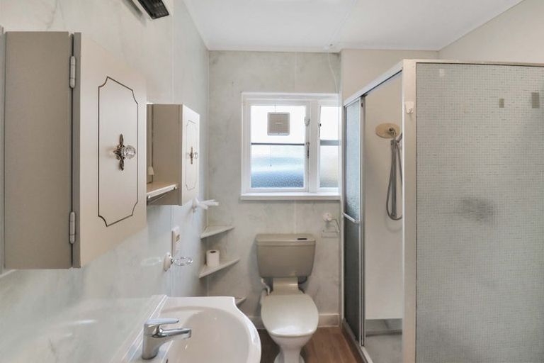 Photo of property in 2 Argyle Grove, Trentham, Upper Hutt, 5018