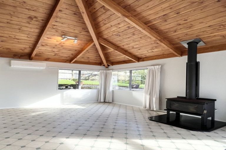 Photo of property in 10 Parkside Road, West Harbour, Auckland, 0618