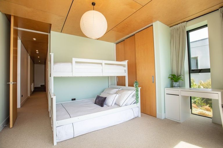 Photo of property in 1b Robieson Lane, Roseneath, Wellington, 6011