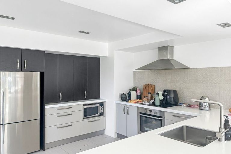 Photo of property in 2/195b Wairakei Road, Bryndwr, Christchurch, 8053