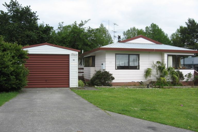 Photo of property in 9 The Glade South, Pukekohe, 2120