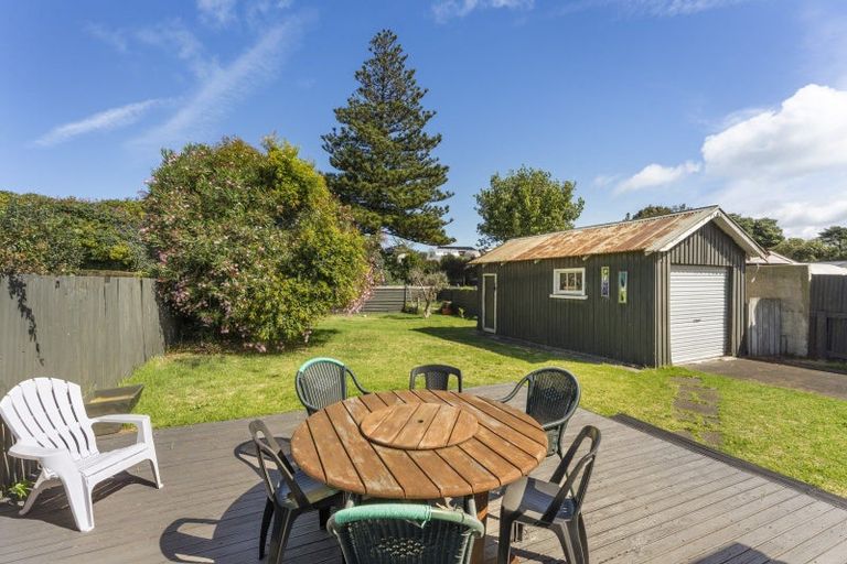 Photo of property in 167 Cornfoot Street, Castlecliff, Whanganui, 4501