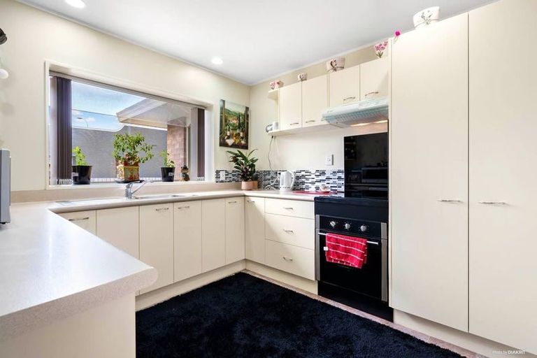 Photo of property in 357a Great South Road, Opaheke, Papakura, 2113