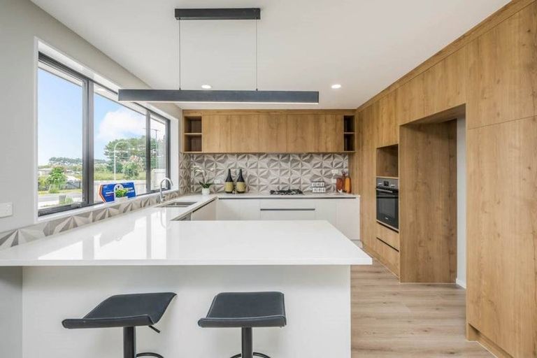 Photo of property in 4 Rere Awa Road, Glenbrook, 2681