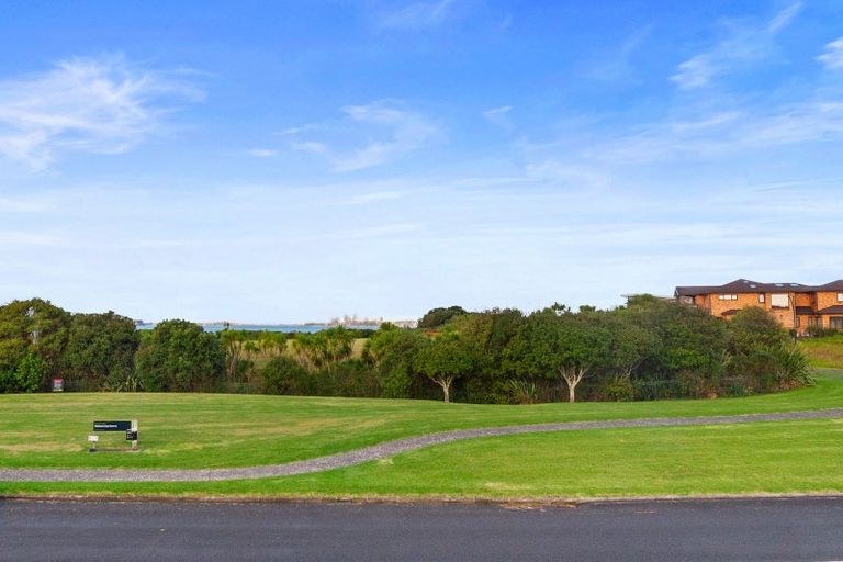 Photo of property in 49 Spinnaker Drive, Te Atatu Peninsula, Auckland, 0610