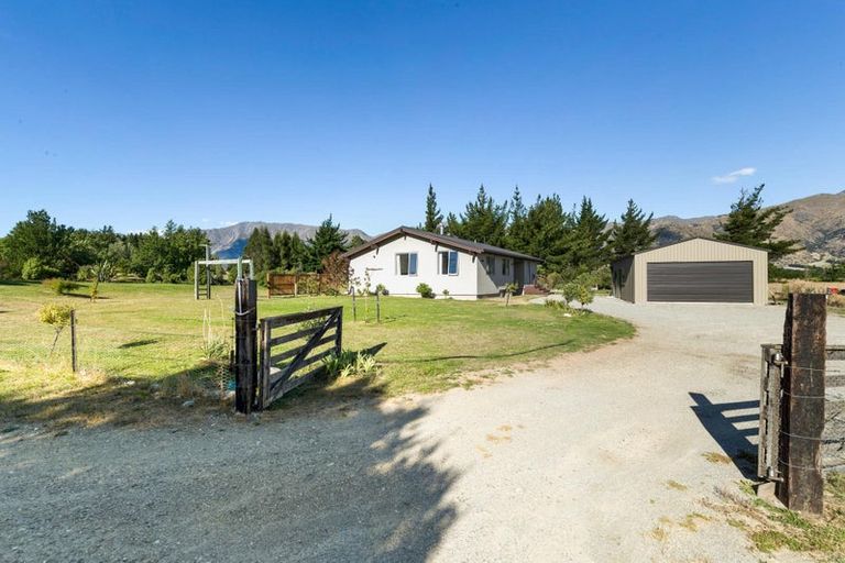 Photo of property in 17 Lichen Lane, Lake Hawea, Wanaka, 9382