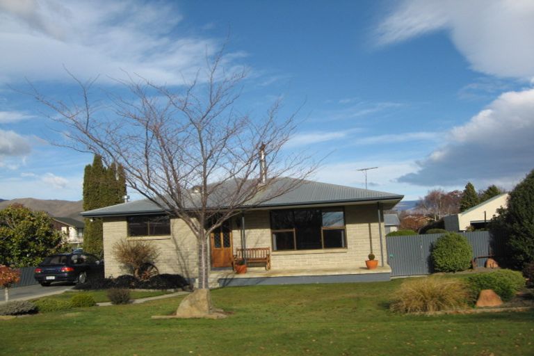 Photo of property in 5 Coleraine Street, Cromwell, 9310
