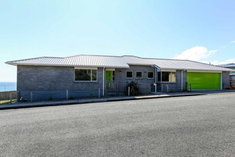 Photo of property in 20 Findlay Street, Moturoa, New Plymouth, 4310