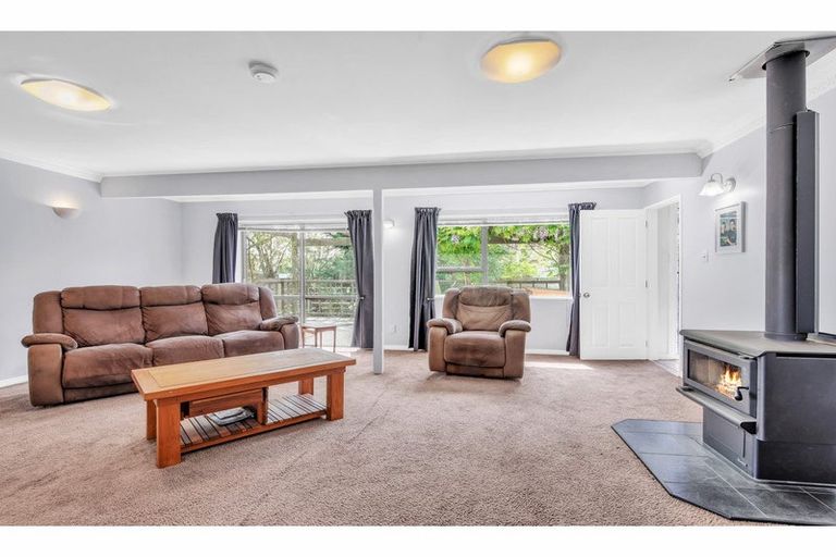 Photo of property in 12 Gibbs Drive, Woodend, 7610