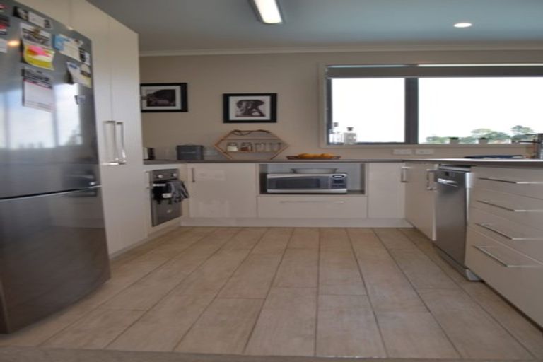 Photo of property in 16 Rochfort Crescent, Pyes Pa, Tauranga, 3112