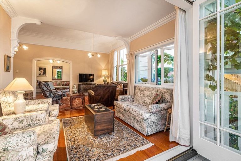 Photo of property in 71 Vauxhall Road, Devonport, Auckland, 0624