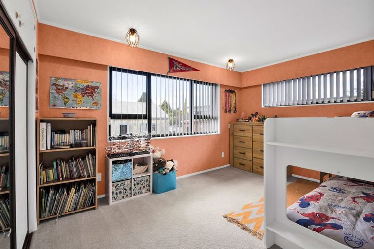 Photo of property in 2 Ngahere Street, Inglewood, 4330