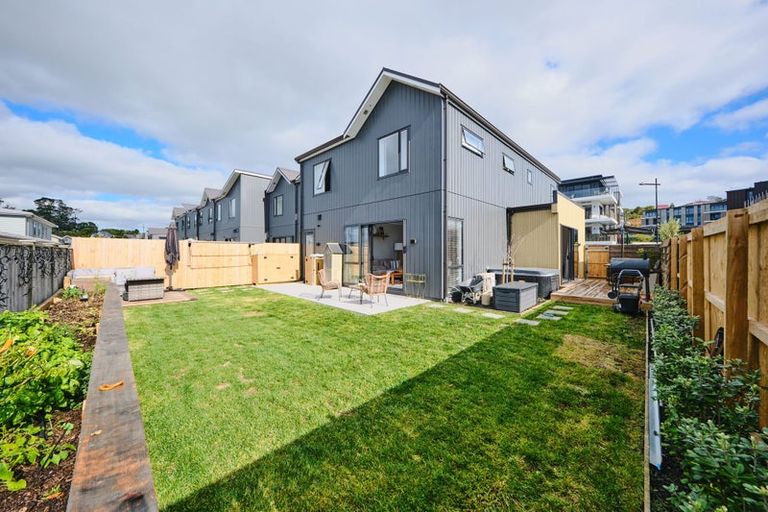 Photo of property in 104 Symes Drive, Red Beach, 0932
